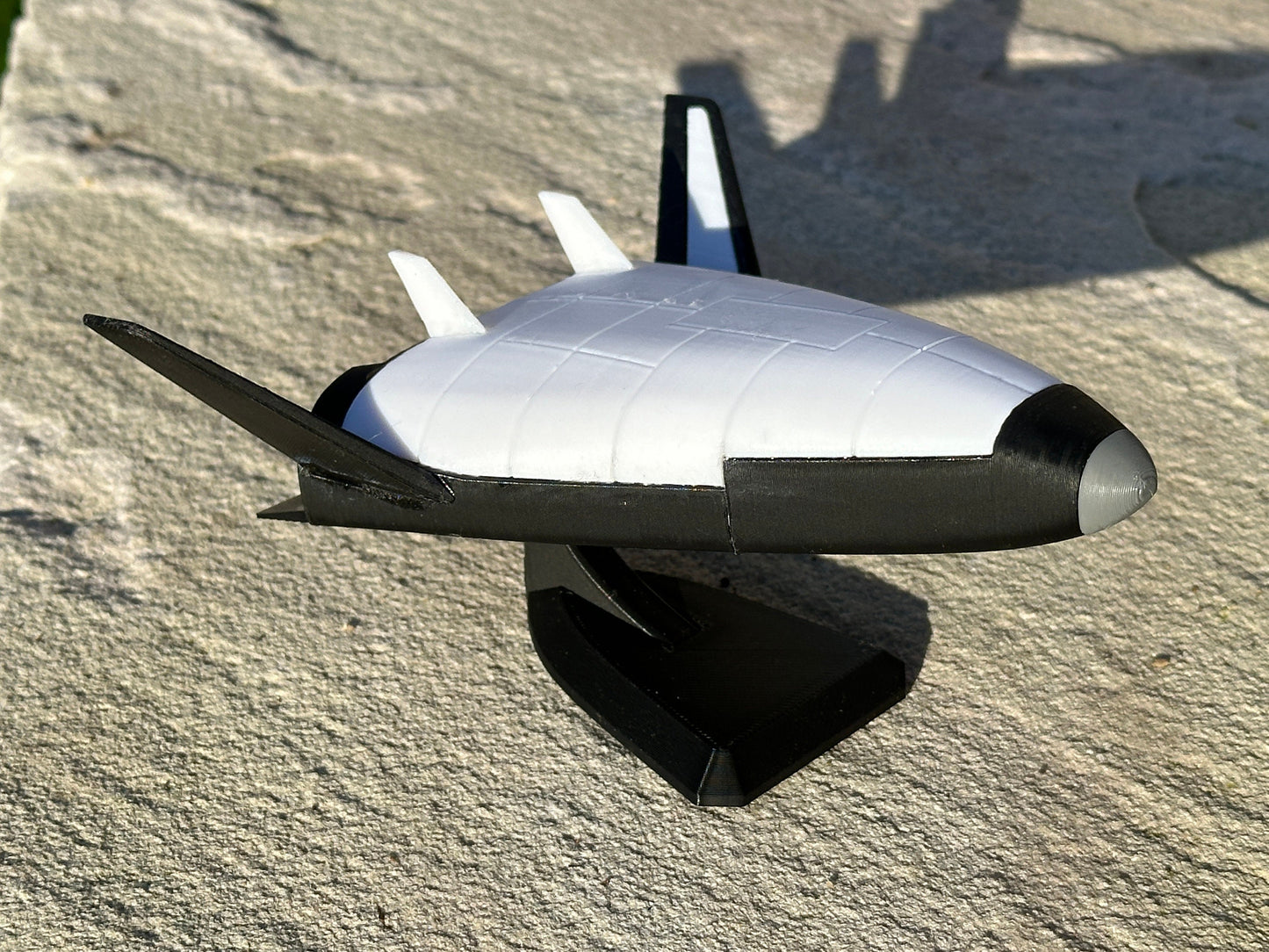 X-33 Venture Star model space plane with stand!